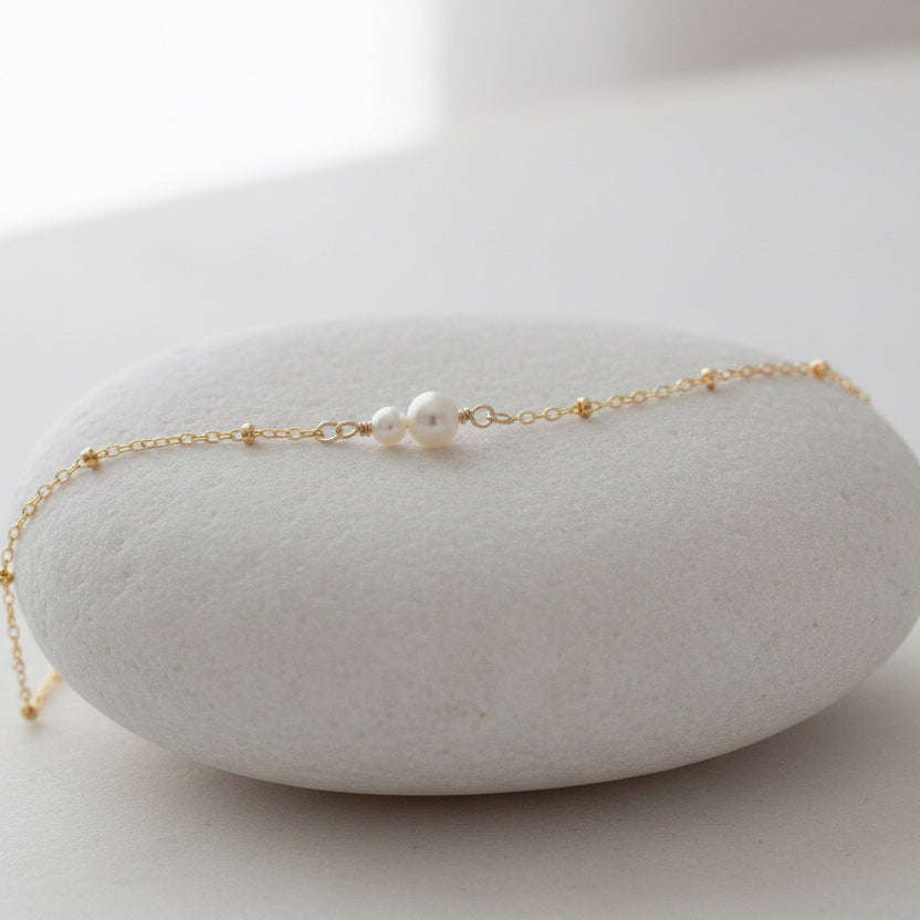 Delicate freshwater pearl bracelet