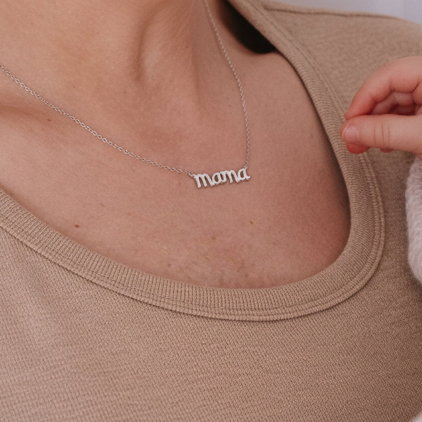 Sterling silver nameplate mama necklace – closeup detail